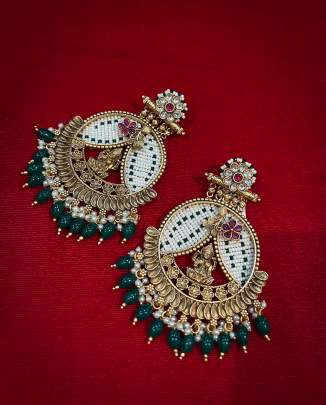 Long heavy earrings 